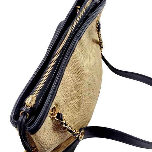 Chanel Woven Raffia Shoulder Bag - Picture 4 of 10